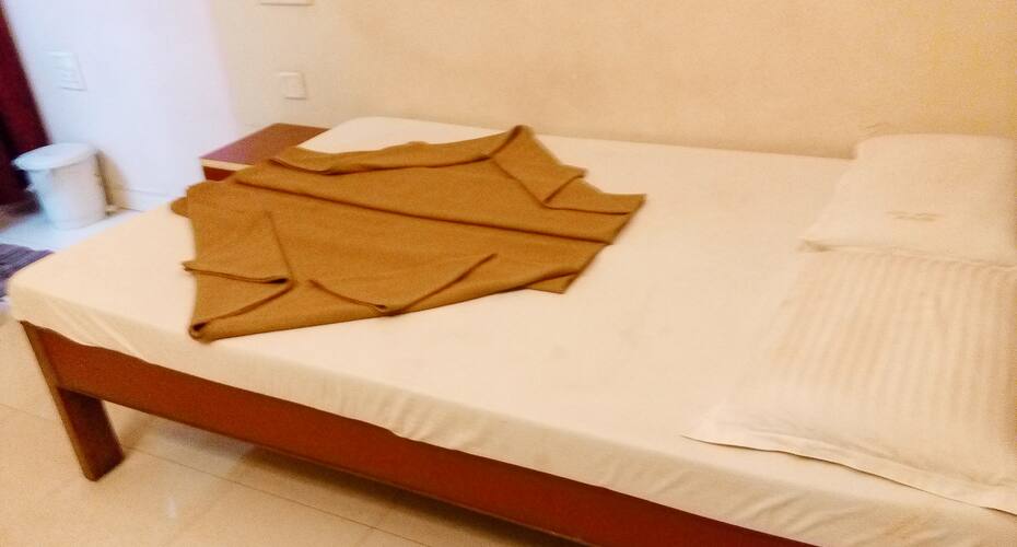 Hotel Imperial Deluxe Lodge, Mysore 5